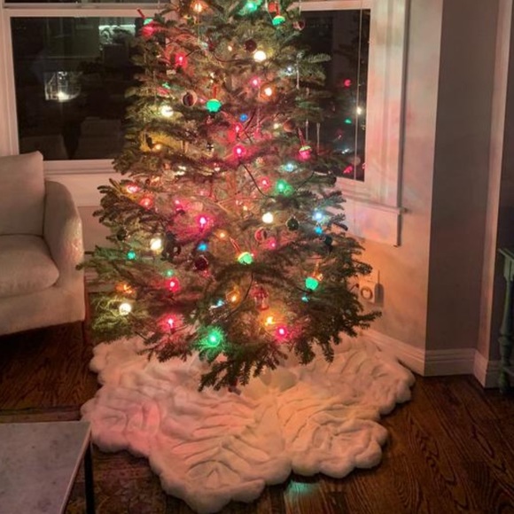 Faux Fur Snowflake Tree skirt - Picture 5 of 7